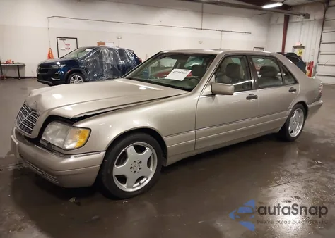 1999 Mercedes-Benz S 500 z USA, uszkodzony, nr VIN WDBGA51G4XA430881